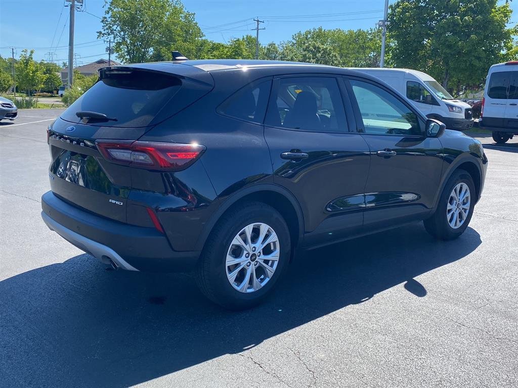 Used 2025 Agate Black Ford Active image 10