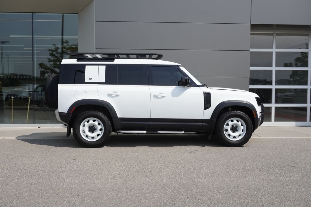 Used 2023 White Land Rover S image 7