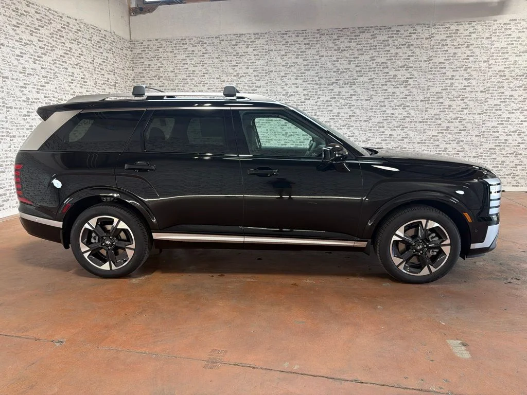 New 2027 Abyss Black Pearl Hyundai Calligraphy image 8