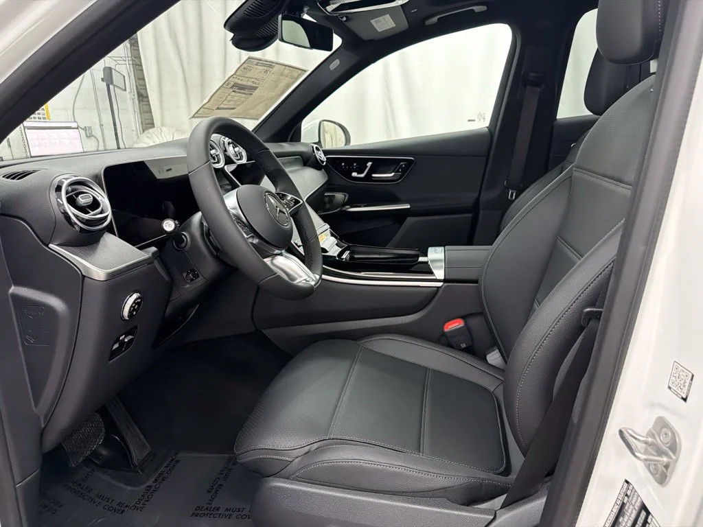 New 2027 White Mercedes-Benz GLC 300 image 12