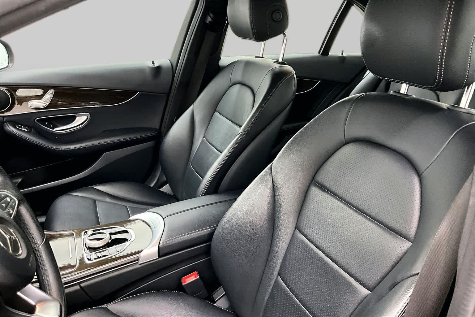 Pre-Owned 2018 Mercedes-Benz C 300