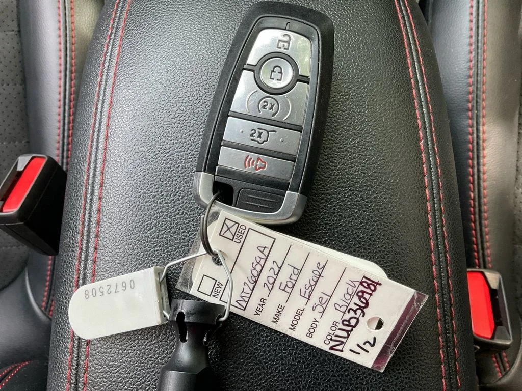 Used 2022 Gray Ford SEL image 38