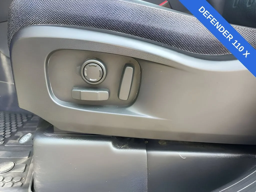 Used 2024  Land Rover X image 30