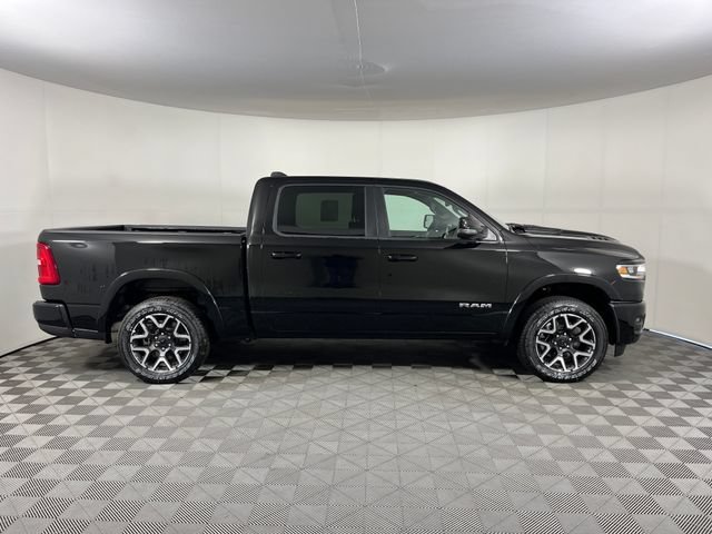 New 2026 Diamond Black Crystal Pearl-Coat Exterior Paint RAM Laramie image 4