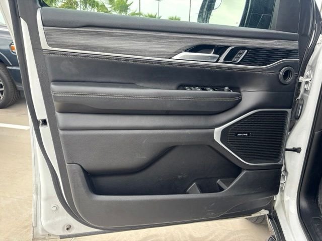 Used 2024 White Jeep Series II image 9