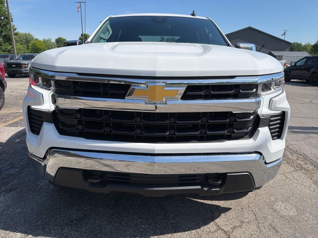 Used 2023 White Chevrolet LT image 8