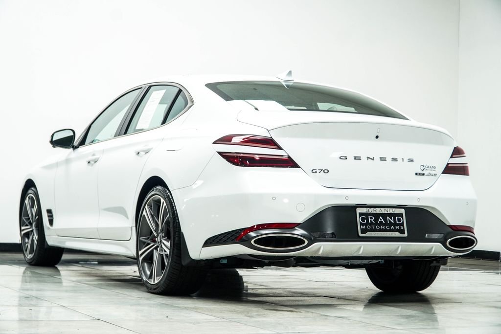 Used 2025 White Genesis 3.3T Sport Advanced image 10