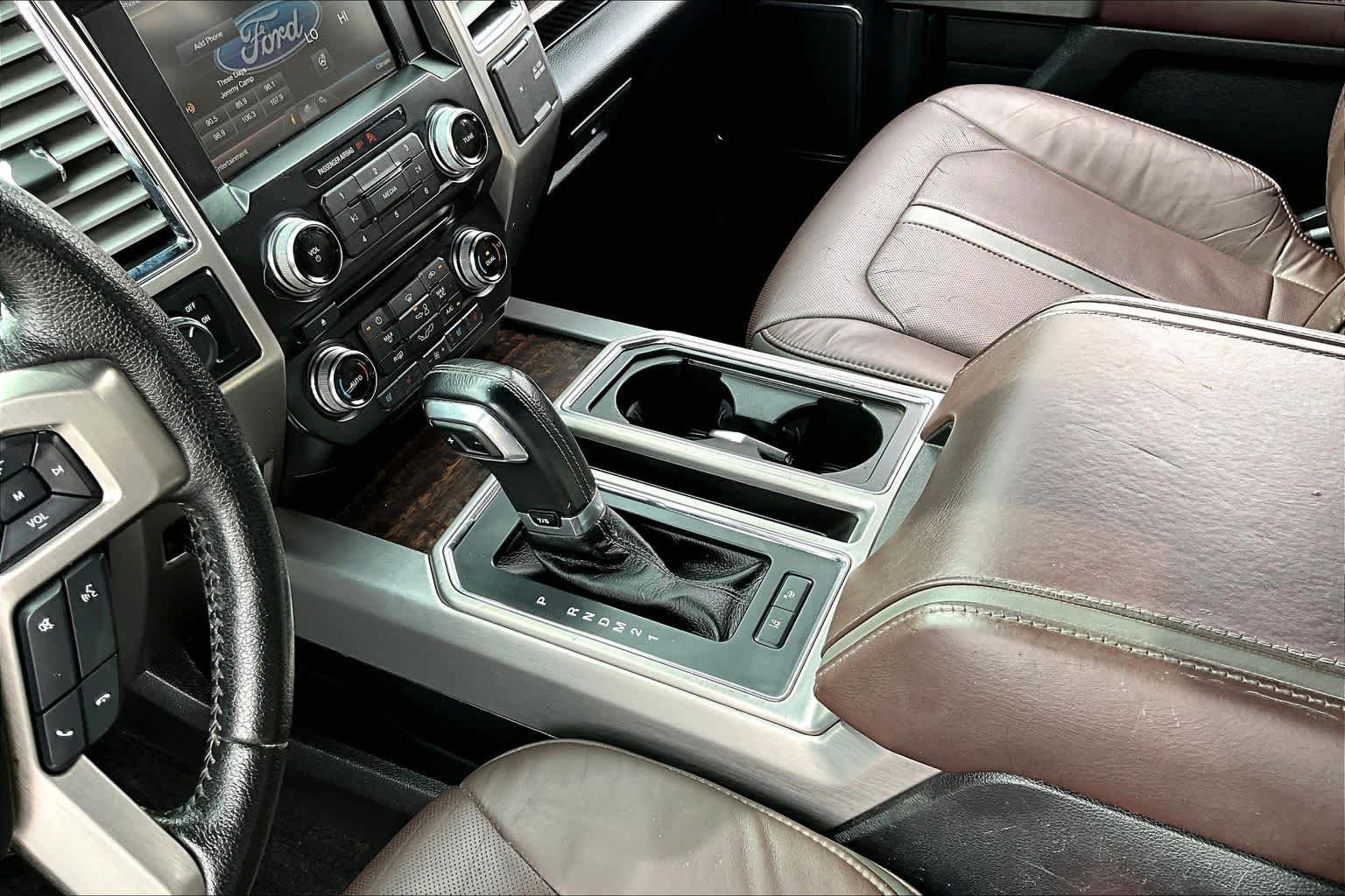 Used 2015 White Platinum Metallic Tri-Coat Ford Platinum image 17