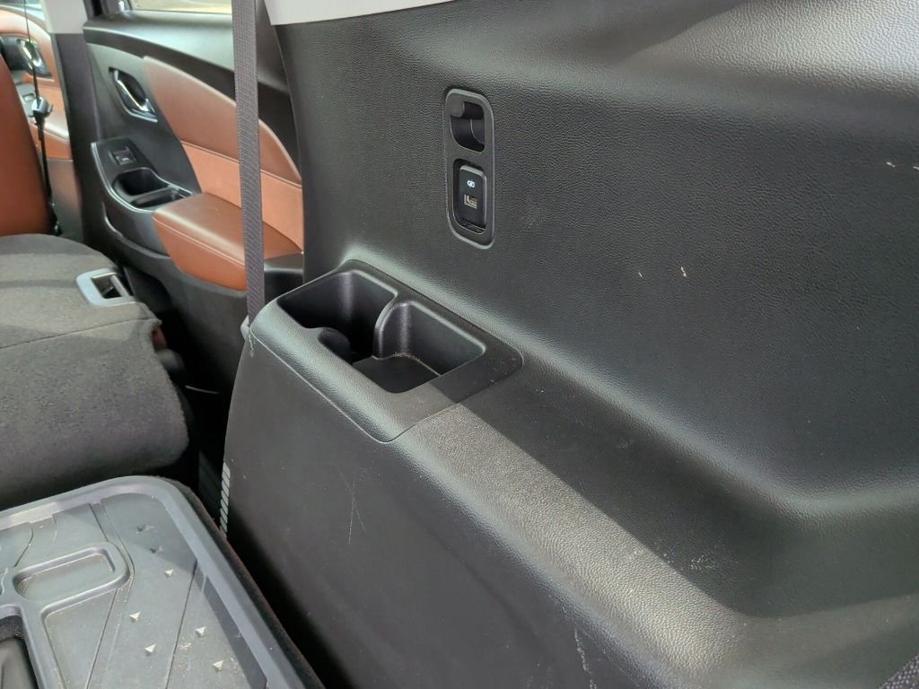 Used 2021 Black Chevrolet High Country image 46