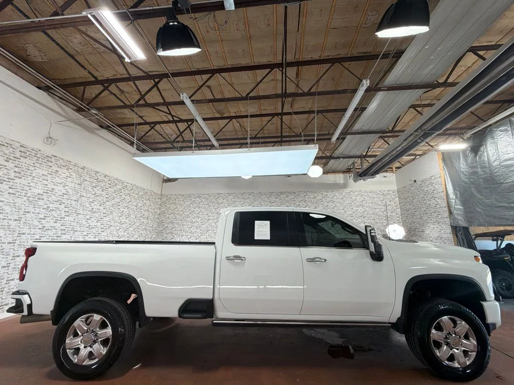 Used 2022 Summit White Chevrolet LTZ image 8