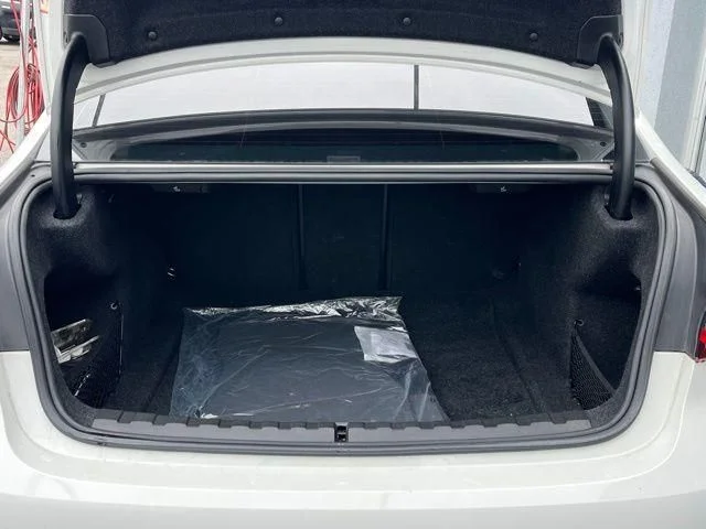 Used 2022 White BMW 330i image 9