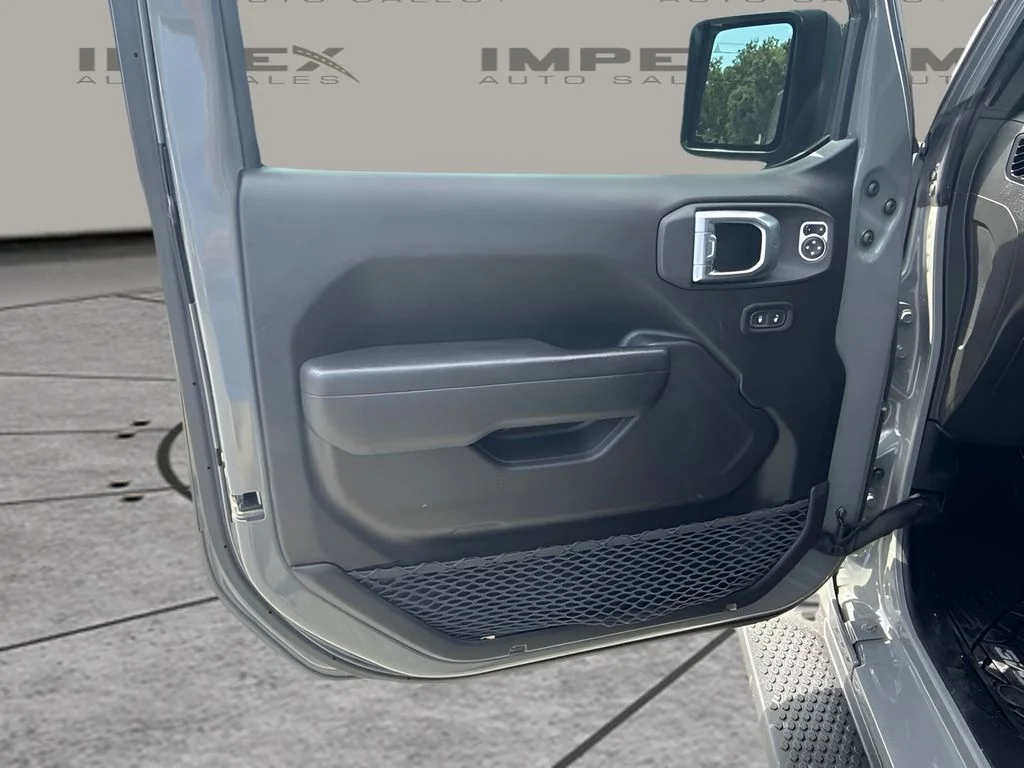 Used 2022 Gray Jeep Unlimited Sport S image 17