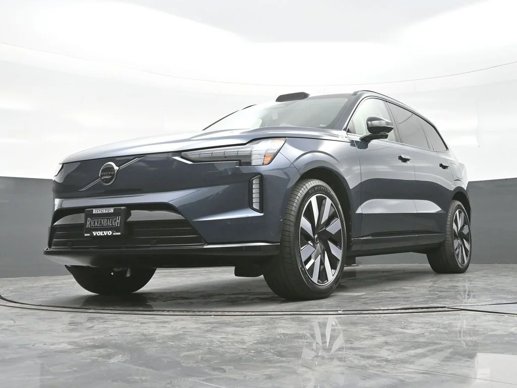 New 2025 Denim Blue Volvo Ultra image 10