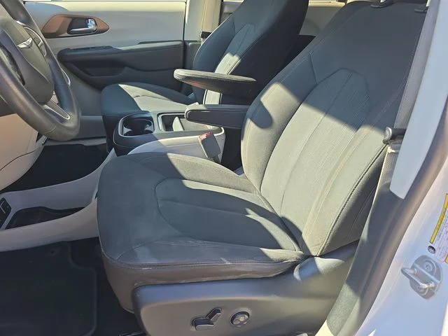 Certified Used 2018 White Chrysler Touring Plus image 17