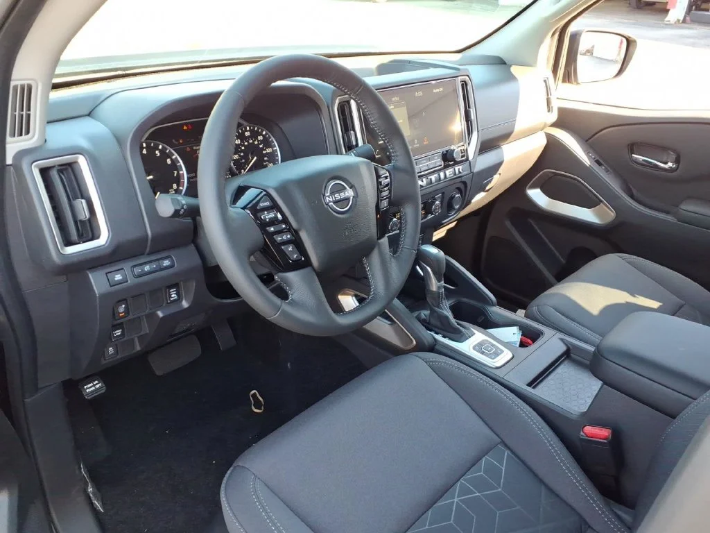 New 2027 Super Black Nissan Crew Cab SV image 11