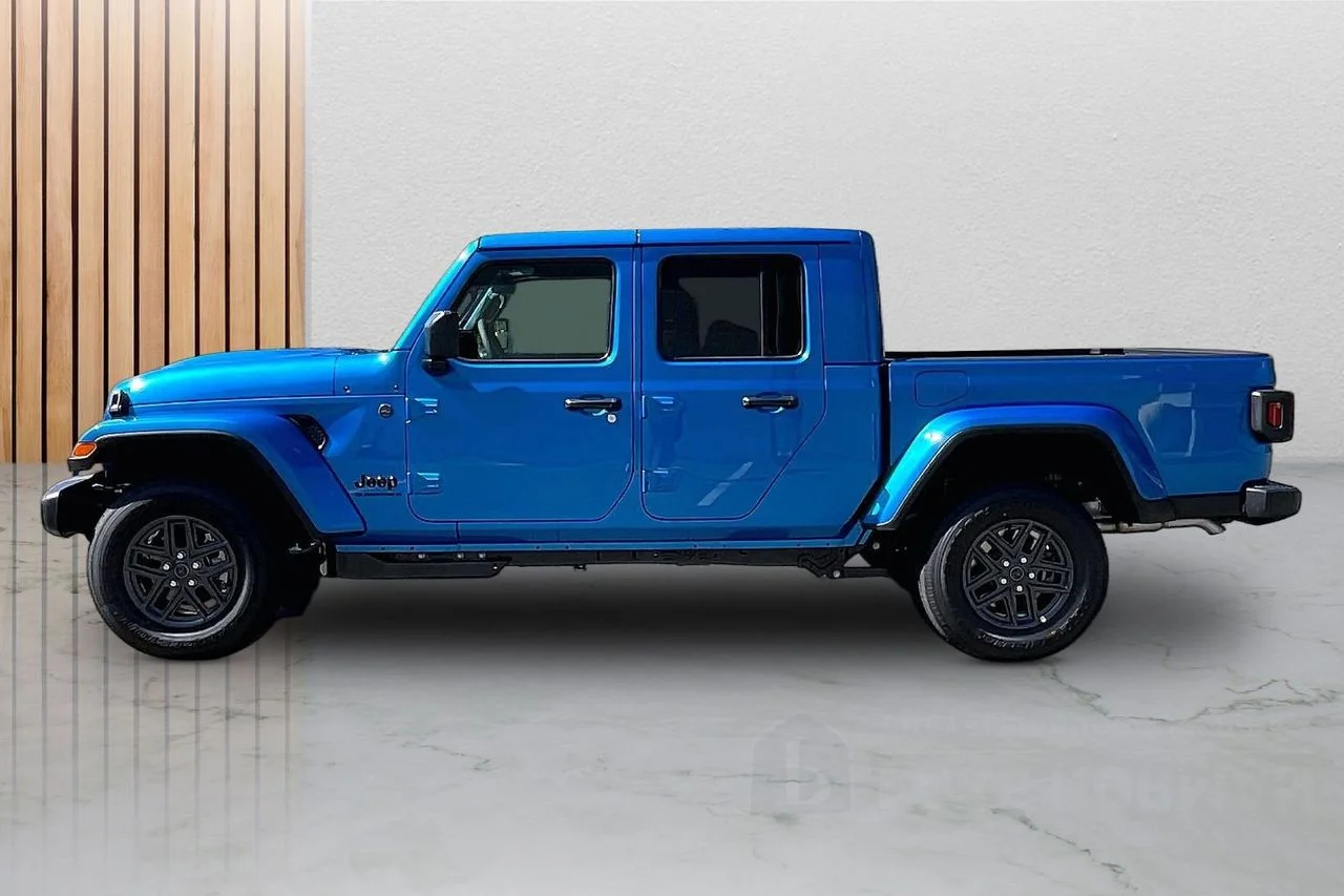 New 2026 Hydro Blue Pearl-Coat Exterior Paint Jeep Sport S image 6