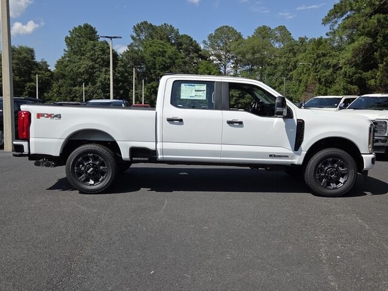 New 2026 Oxford White Ford F-250® XL image 15