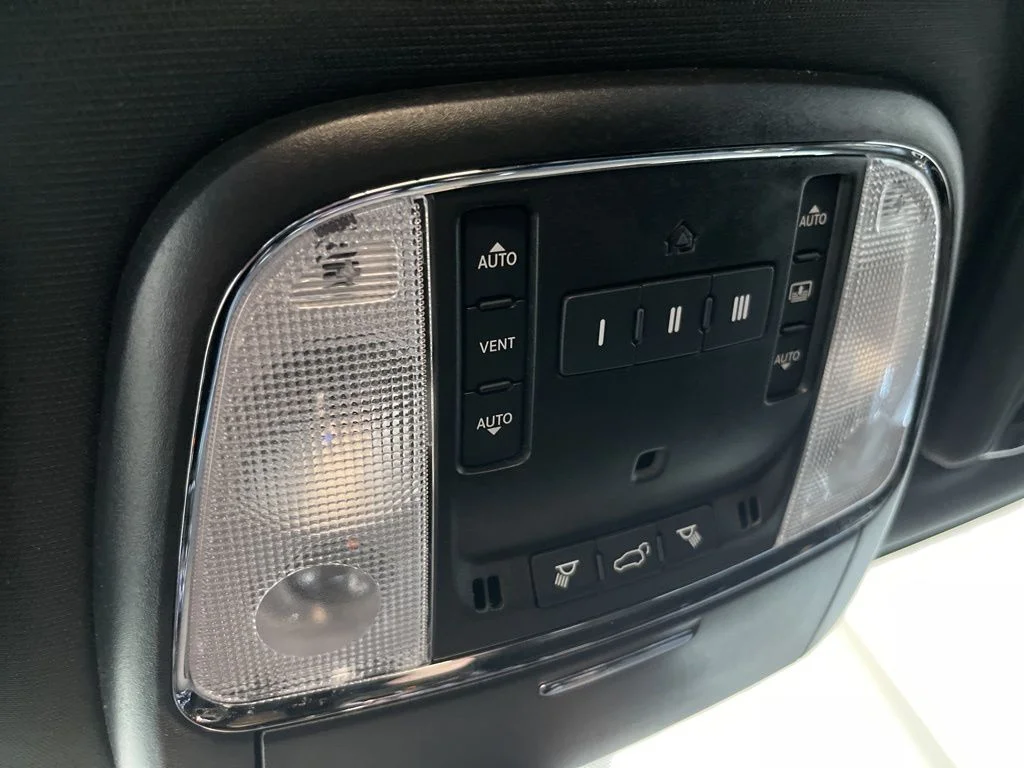 Used 2022 Black Jeep Limited image 17