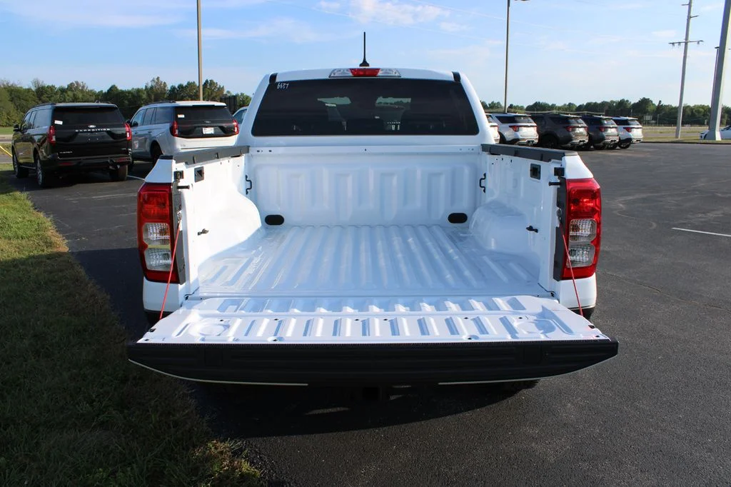 New 2026 Oxford White Ford XL image 13