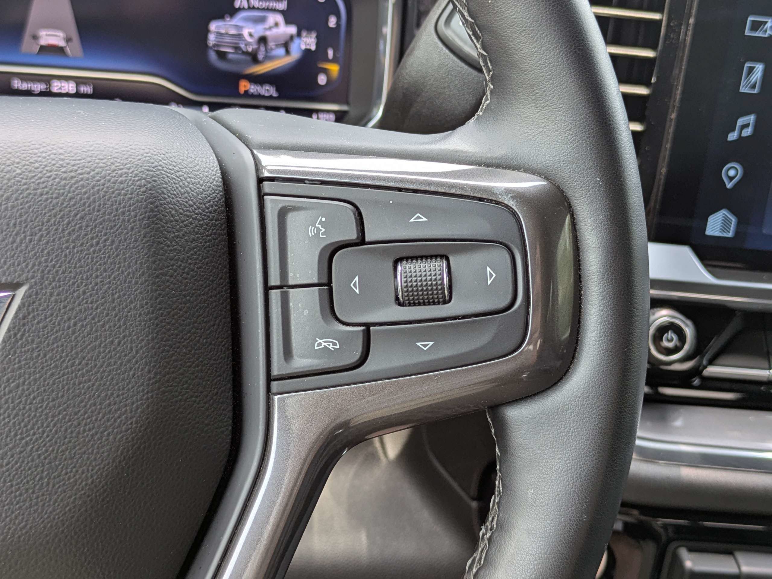 Used 2025 Summit White Chevrolet High Country image 27