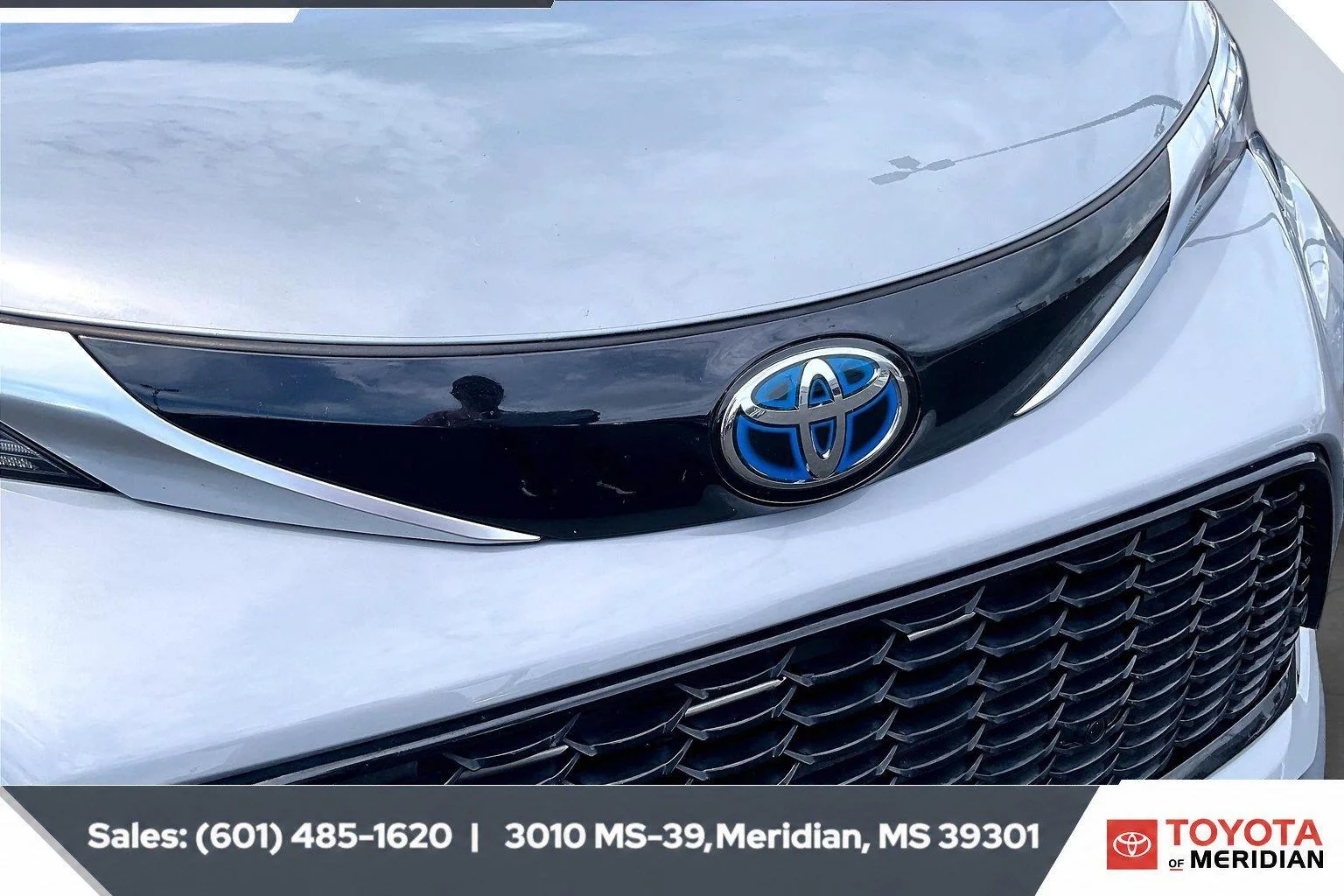Used 2023 Cement Toyota XSE 7-Passenger image 22
