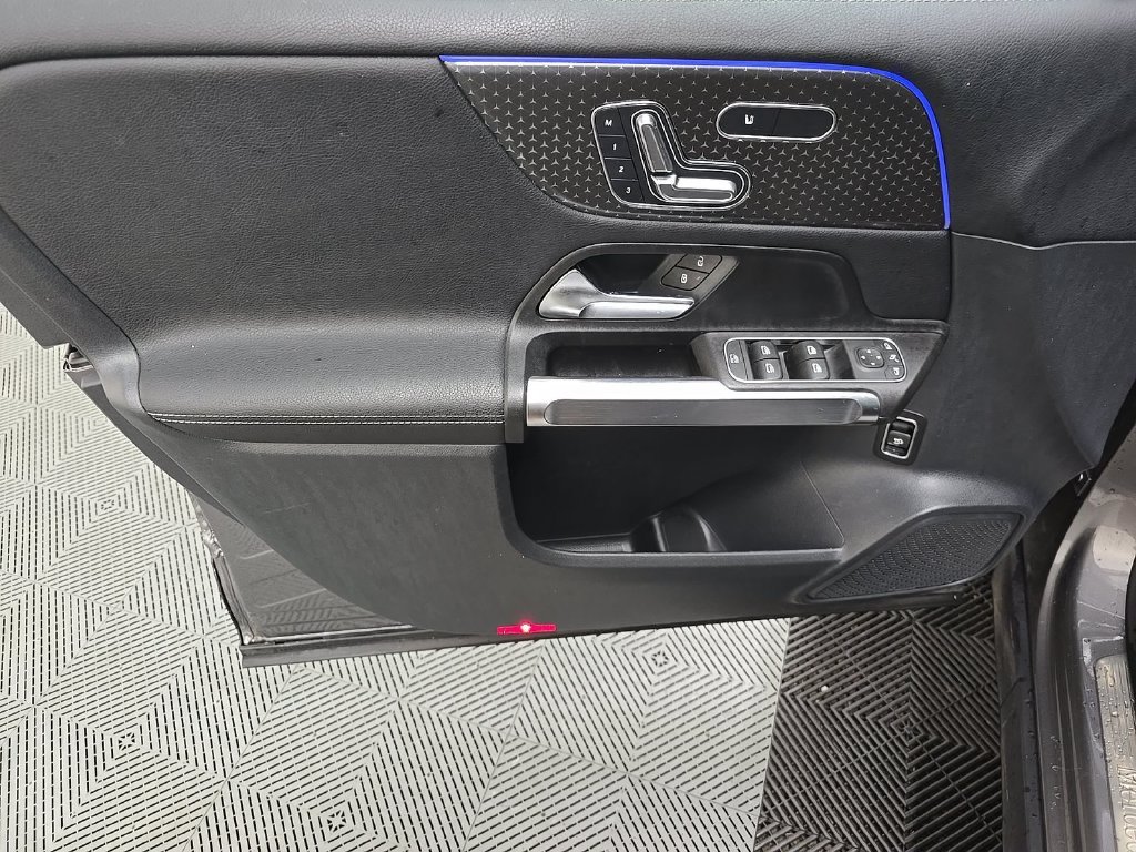 Certified Used 2024 Gray Mercedes-Benz GLB 250 image 9