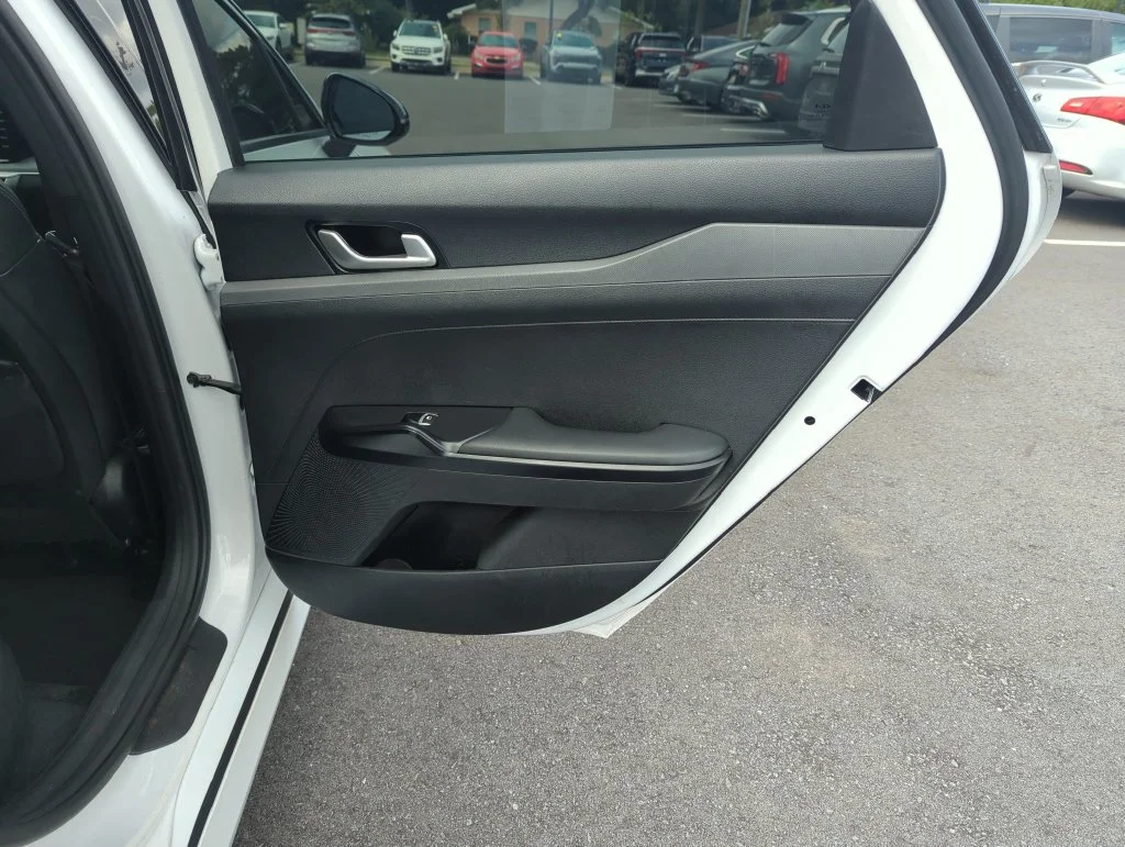 Used 2023 White Kia GT-Line image 32