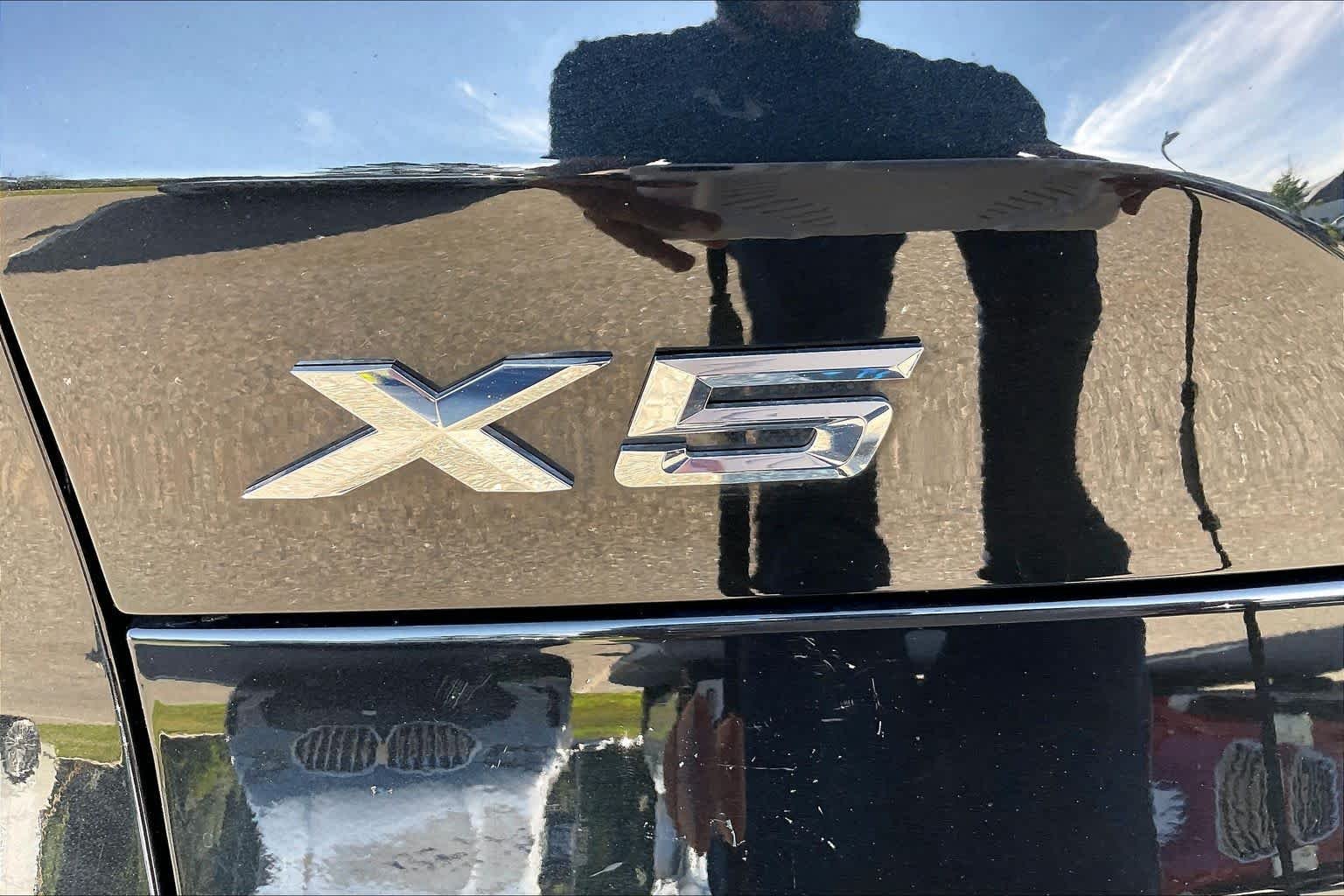 Used 2023 Black Sapphire Metallic BMW xDrive45e image 9