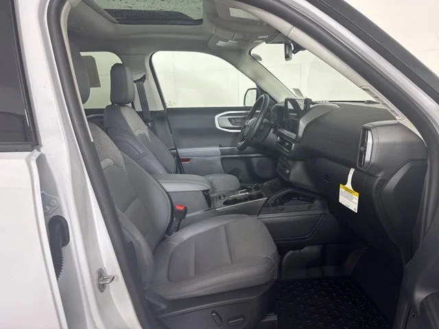 New 2025 Oxford White Ford Badlands image 4
