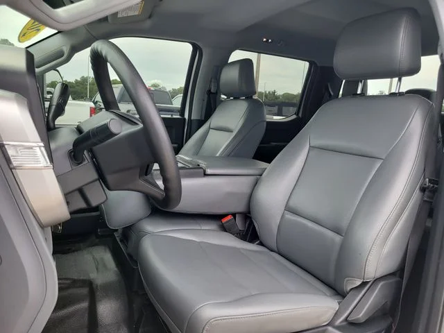 Used 2025 White Ford XL image 19