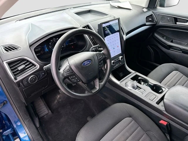 Used 2022 Blue Ford SE image 9
