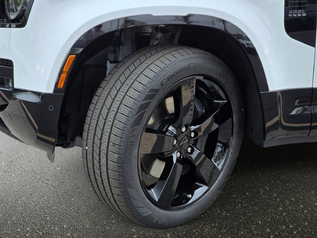 New 2026 Fuji White LAND ROVER X-Dynamic SE image 34