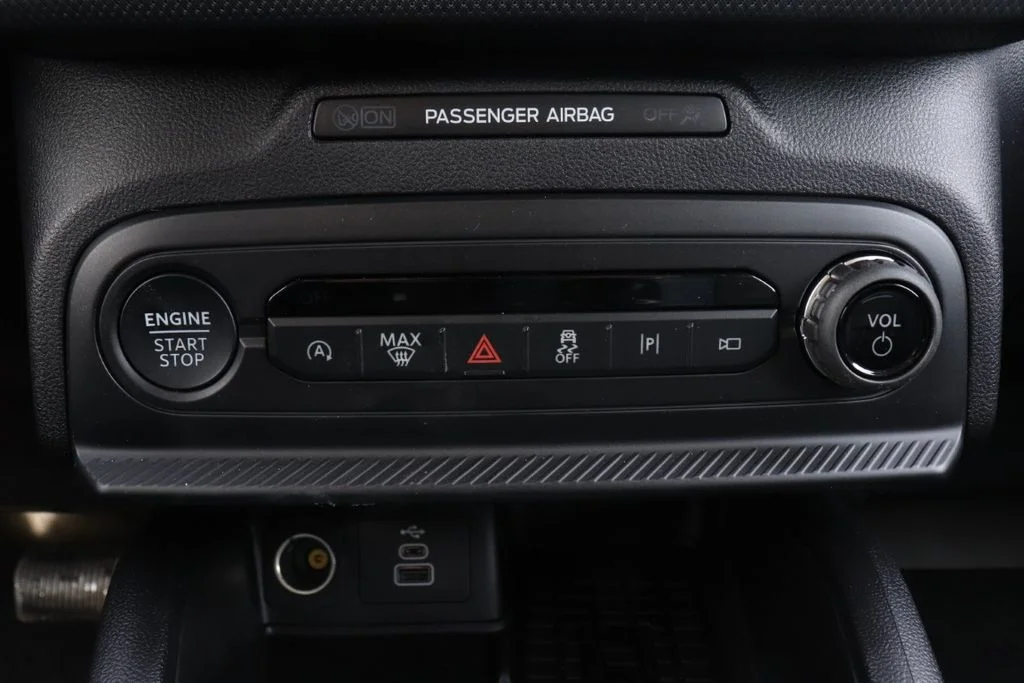New 2025 Carbonized Gray Metallic Ford Outer Banks® image 23