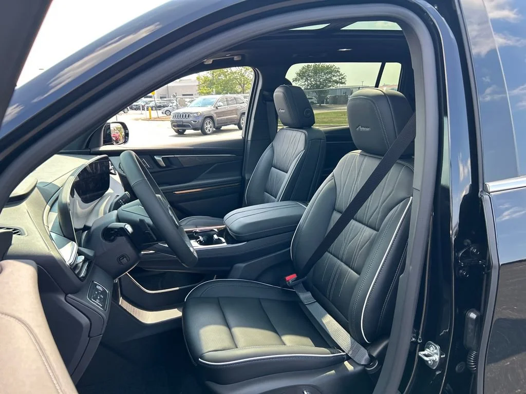 2026 Buick Enclave Avenir - Photo 17