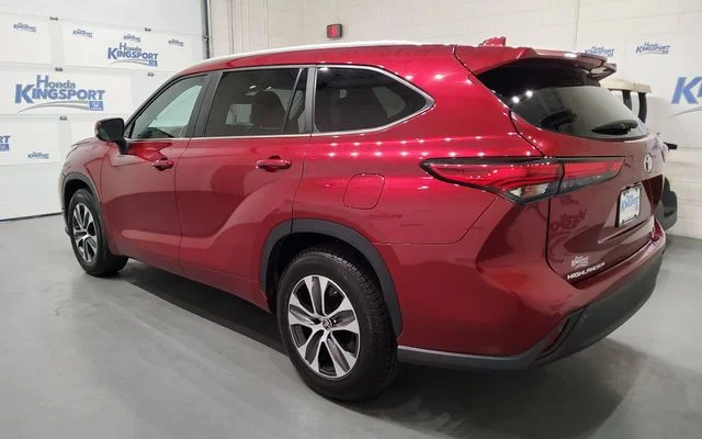 Used 2023 Red Toyota XLE image 4