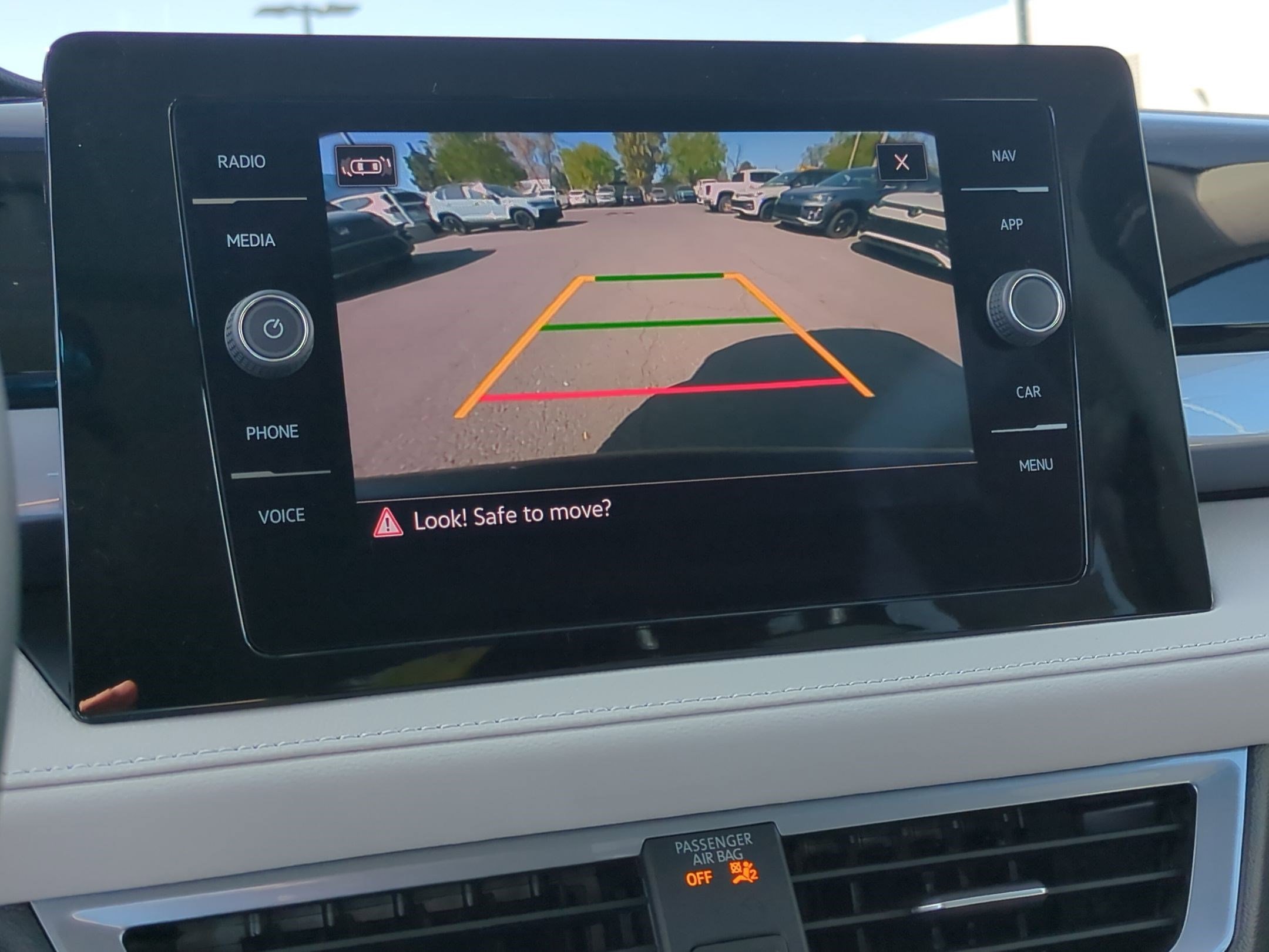 2025 Volkswagen Taos SEL - Photo 12