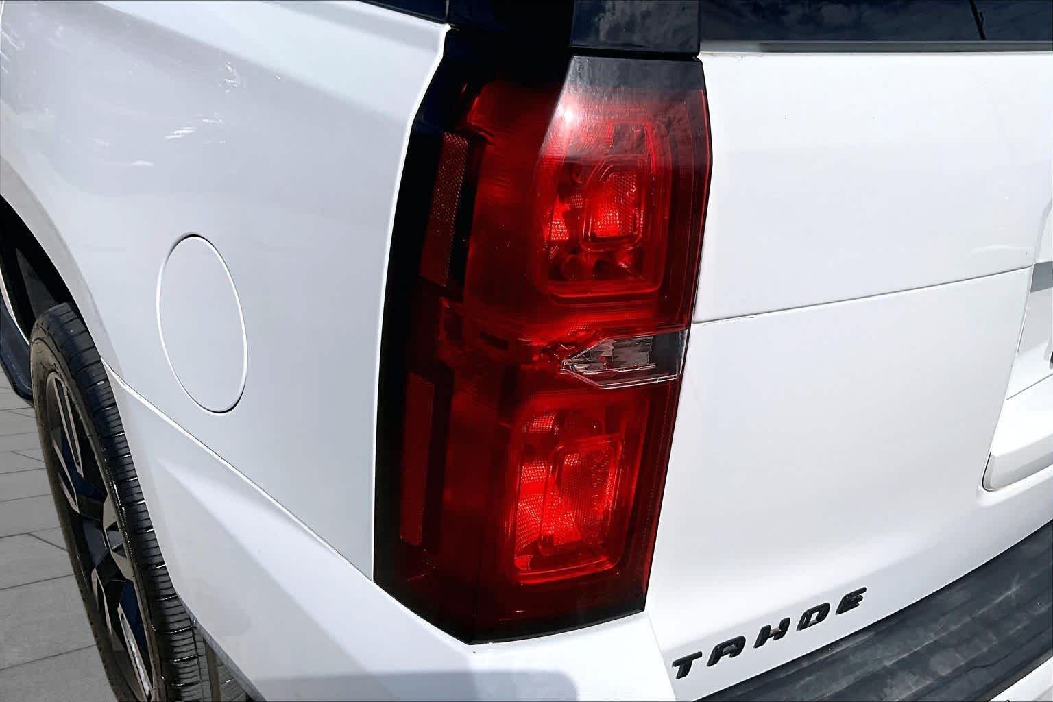 Used 2018 Summit White Chevrolet Premier image 29
