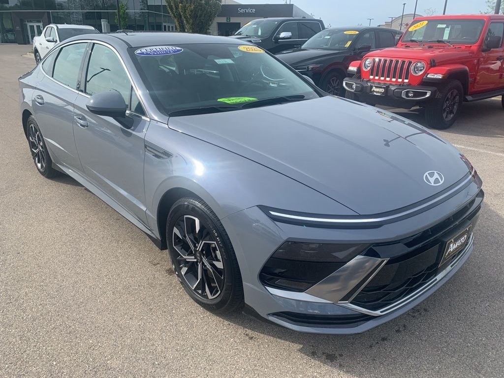 Certified Used 2025 Blue Hyundai SEL image 7