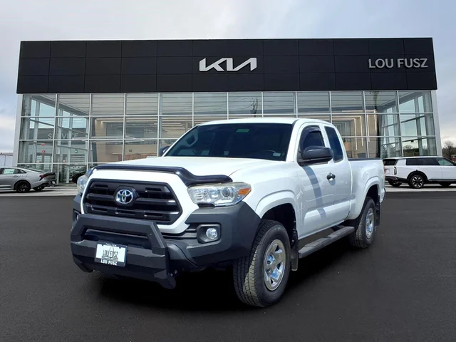 2017 Toyota Tacoma SR