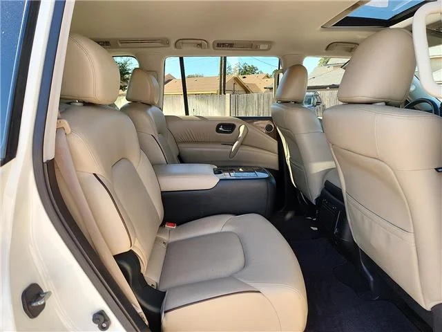 Used 2019 Pearl White Tricoat Nissan SL 4x2 image 12