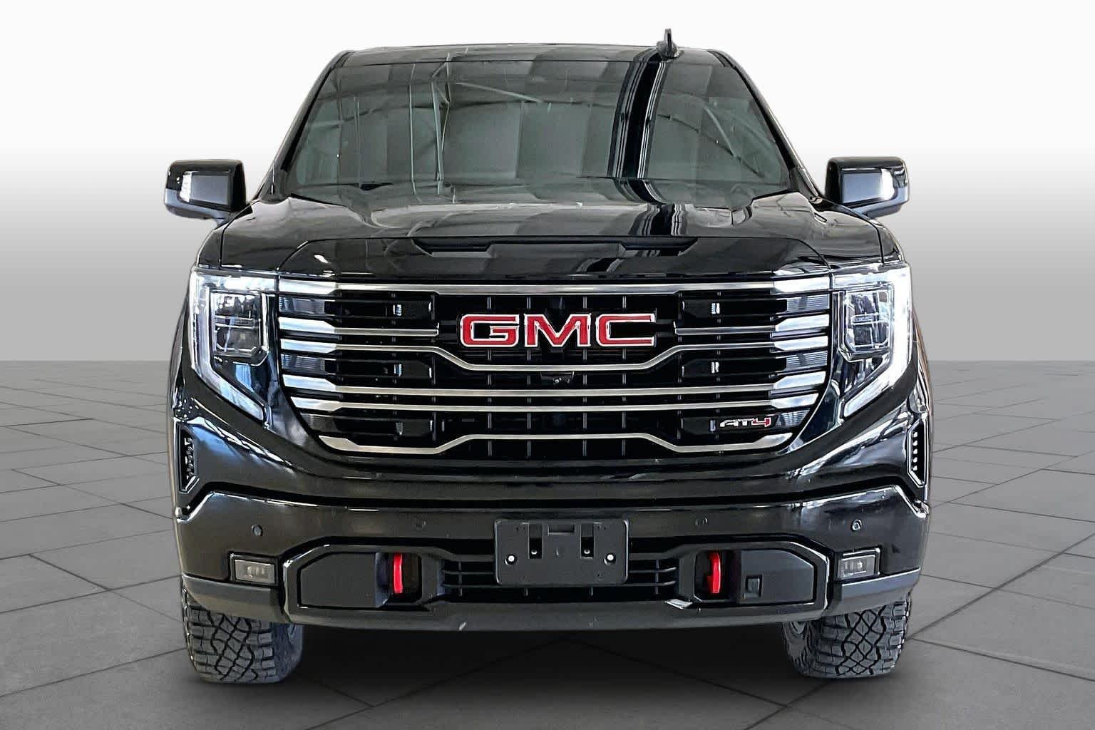 Used 2025 Onyx Black GMC AT4 image 3
