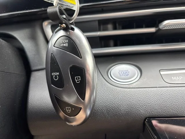 Used 2025 Amazon Gray Hyundai SEL Convenience image 22