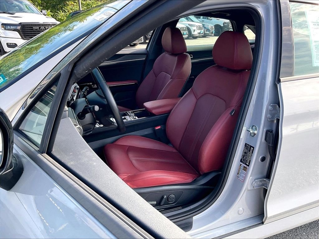 Used 2025 Wolf Gray Kia GT-Line image 9