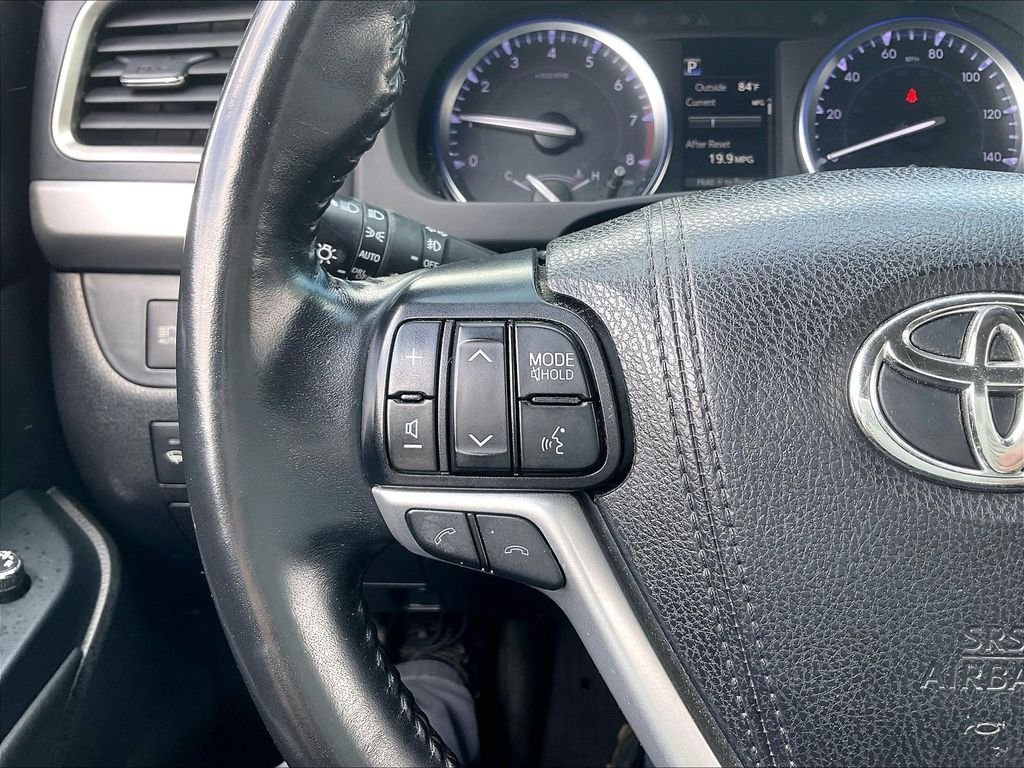 Used 2019 Blizzard Pearl Toyota XLE image 23