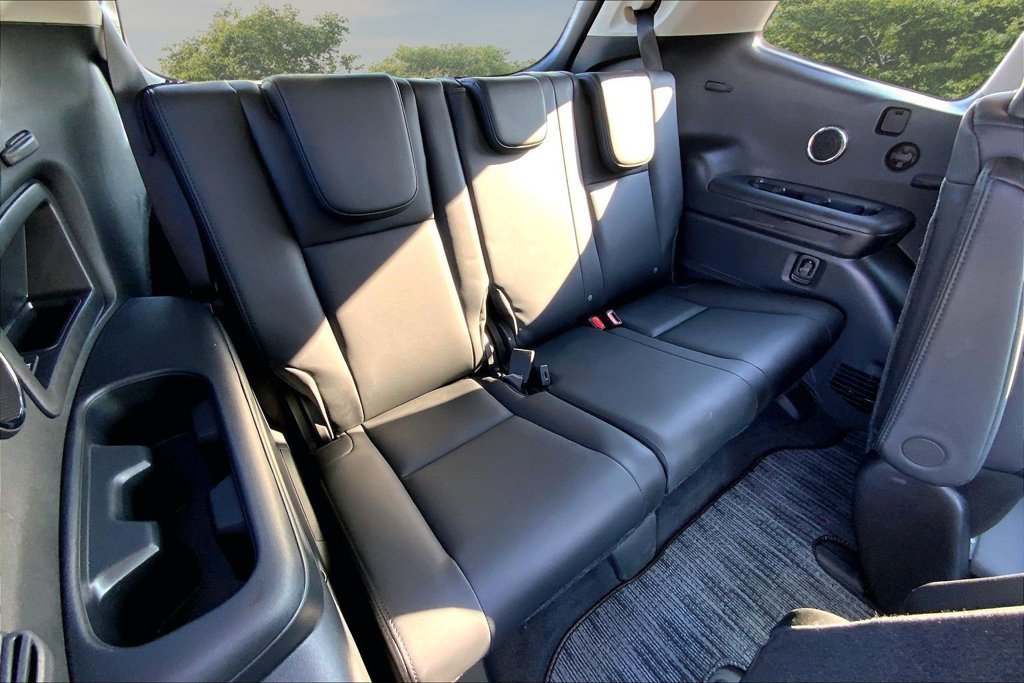 Used 2026 White Subaru Onyx Edition Touring image 25