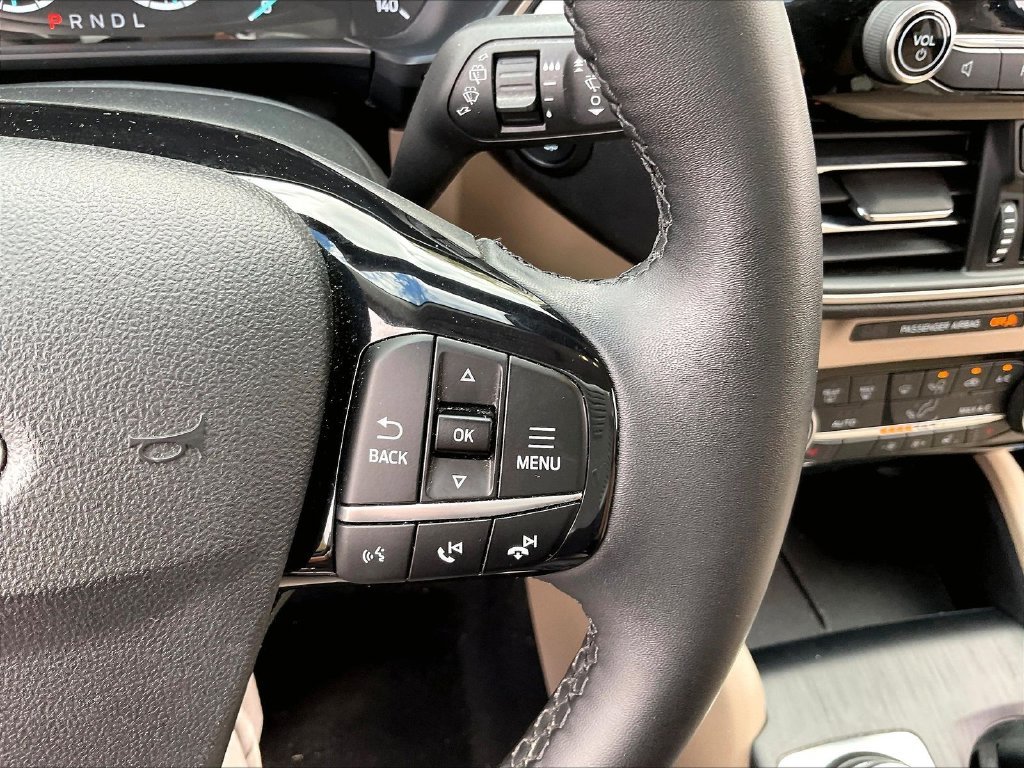 Used 2022 Black Metallic Ford SEL image 22