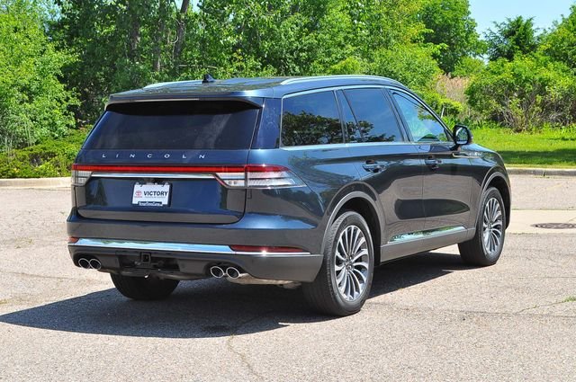 Used 2023 Blue Lincoln Reserve image 3