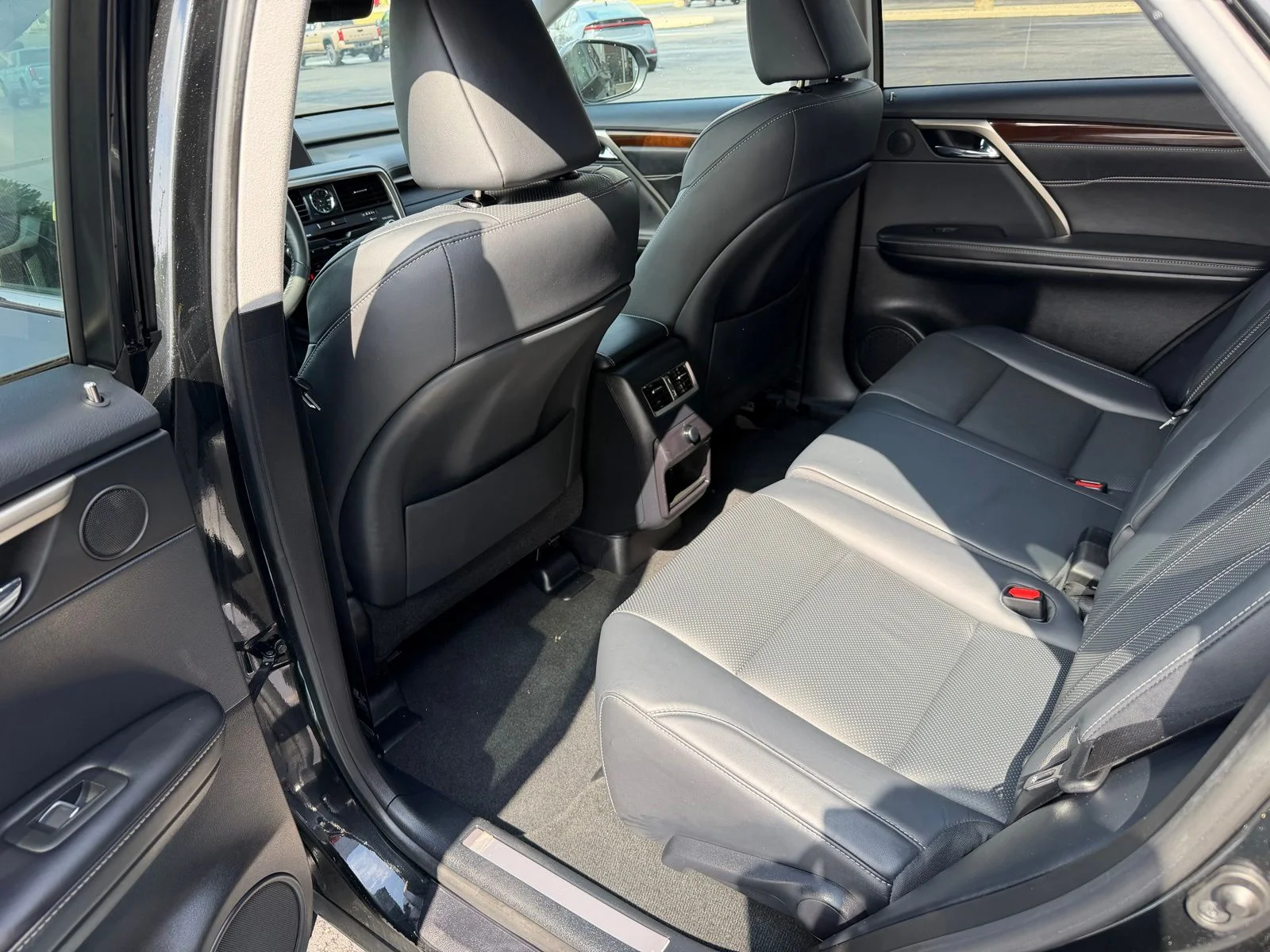 Used 2018  Lexus 350 image 17
