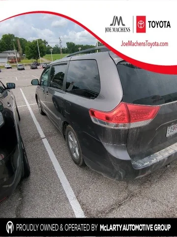 2011 Toyota Sienna LE