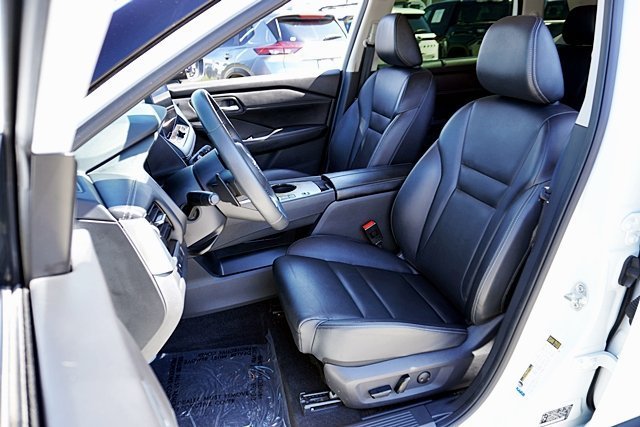 Used 2024 White Nissan SL image 21